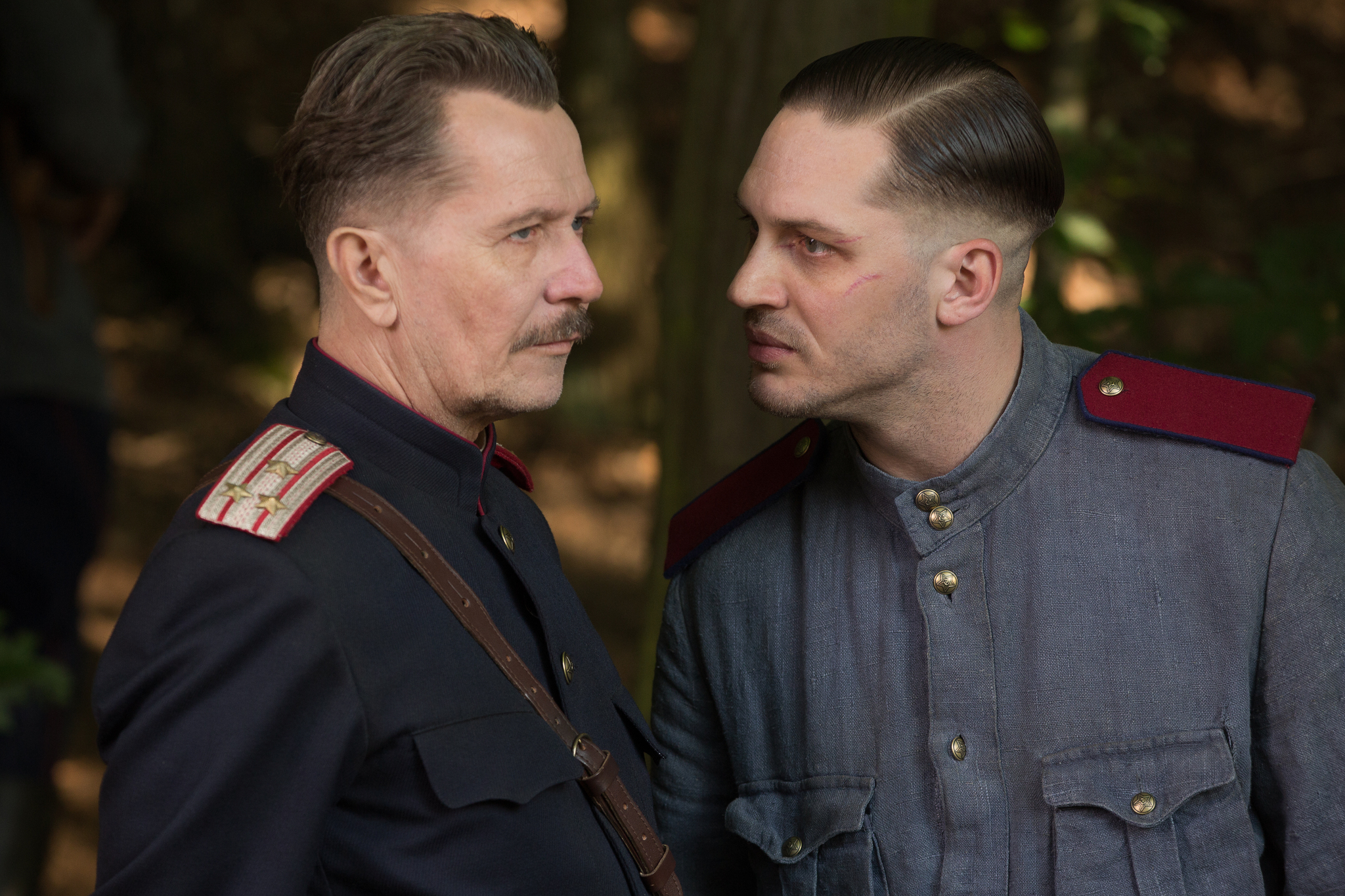 Still of Gary Oldman and Tom Hardy in Child 44 (2015)