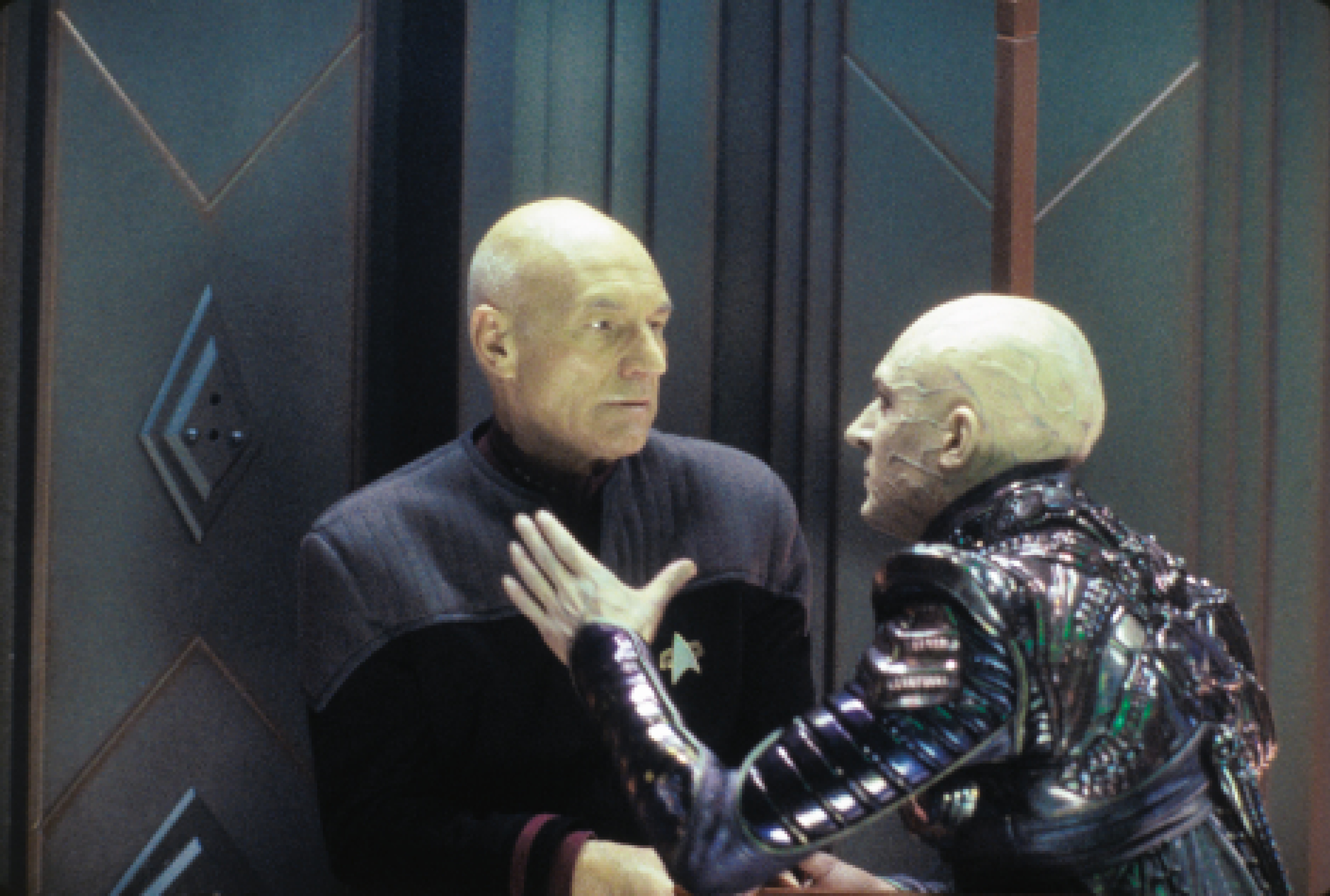 Still of Patrick Stewart and Tom Hardy in Star Trek: Nemesis (2002)