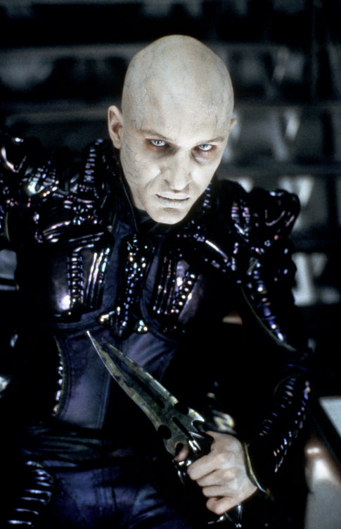 Still of Tom Hardy in Star Trek: Nemesis (2002)