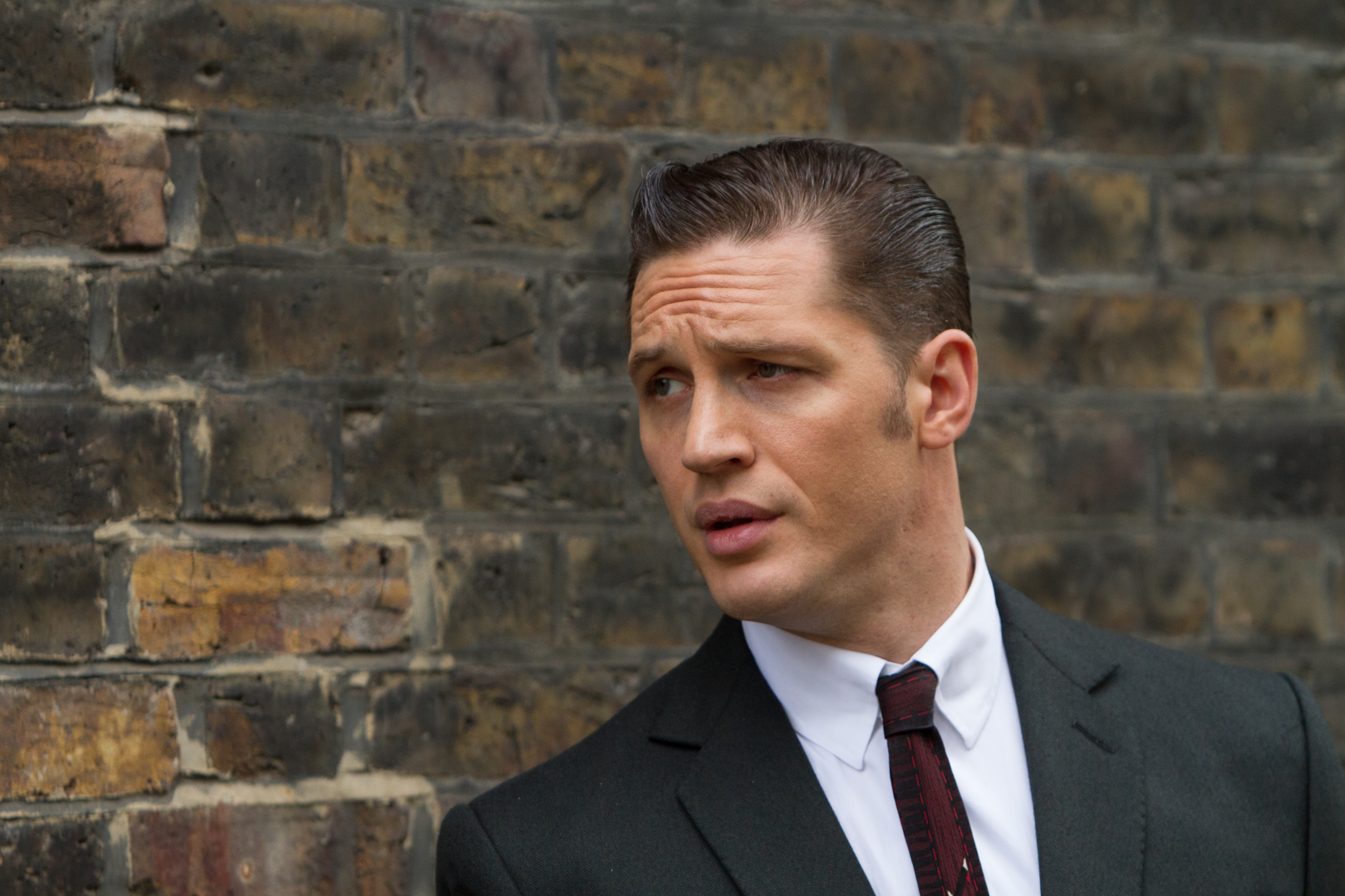 Still of Tom Hardy in Legenda (2015)