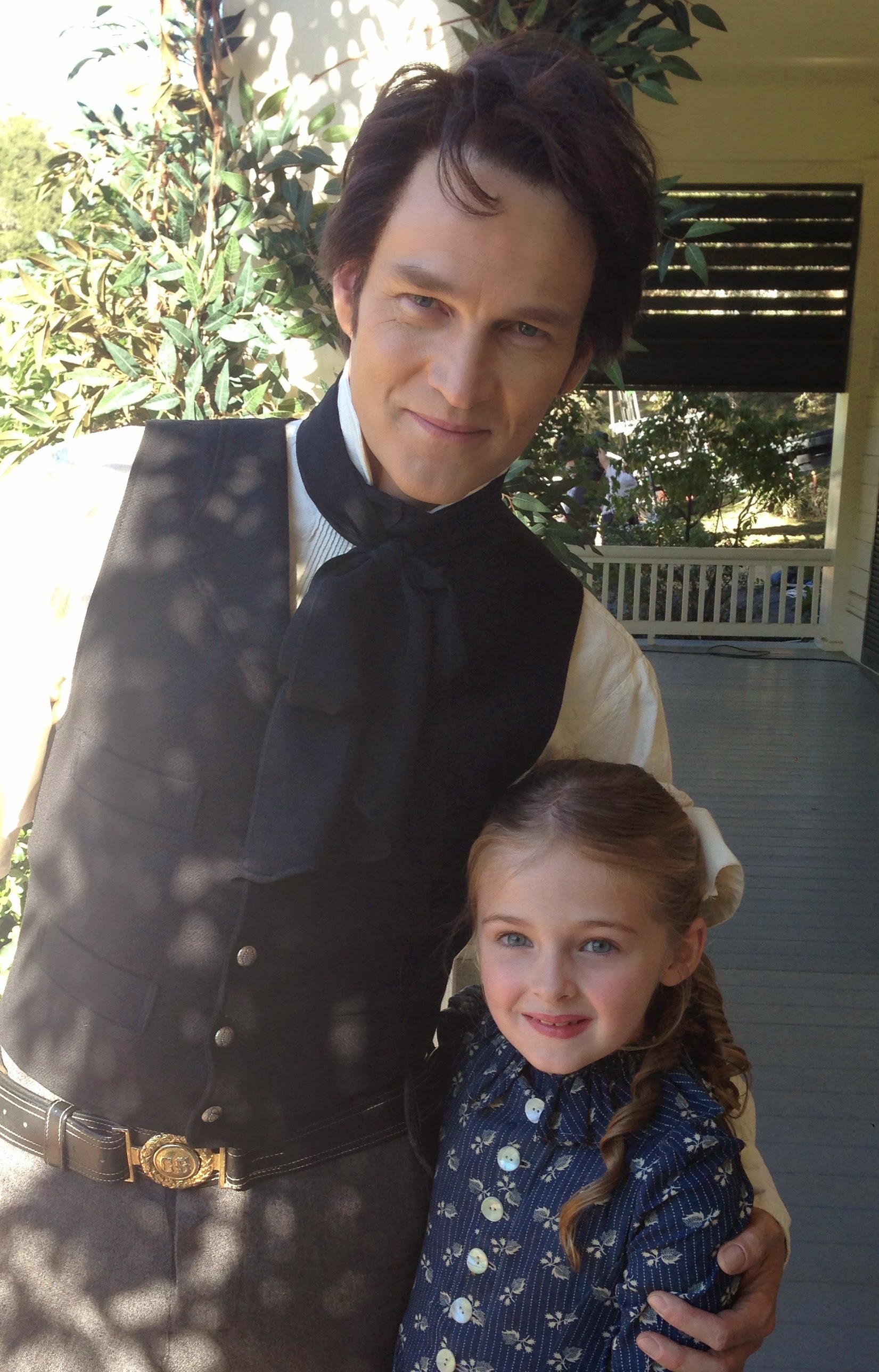 Isabella and Stephen Moyer on set of True Blood..