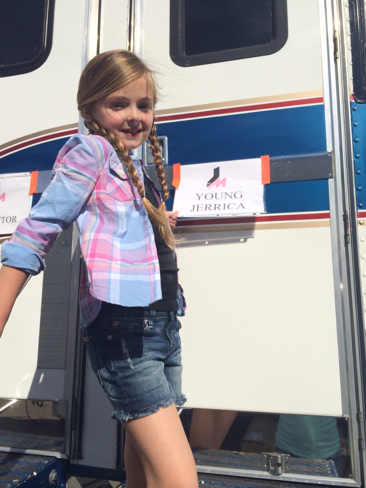Isabella on set of Jem and the Holograms