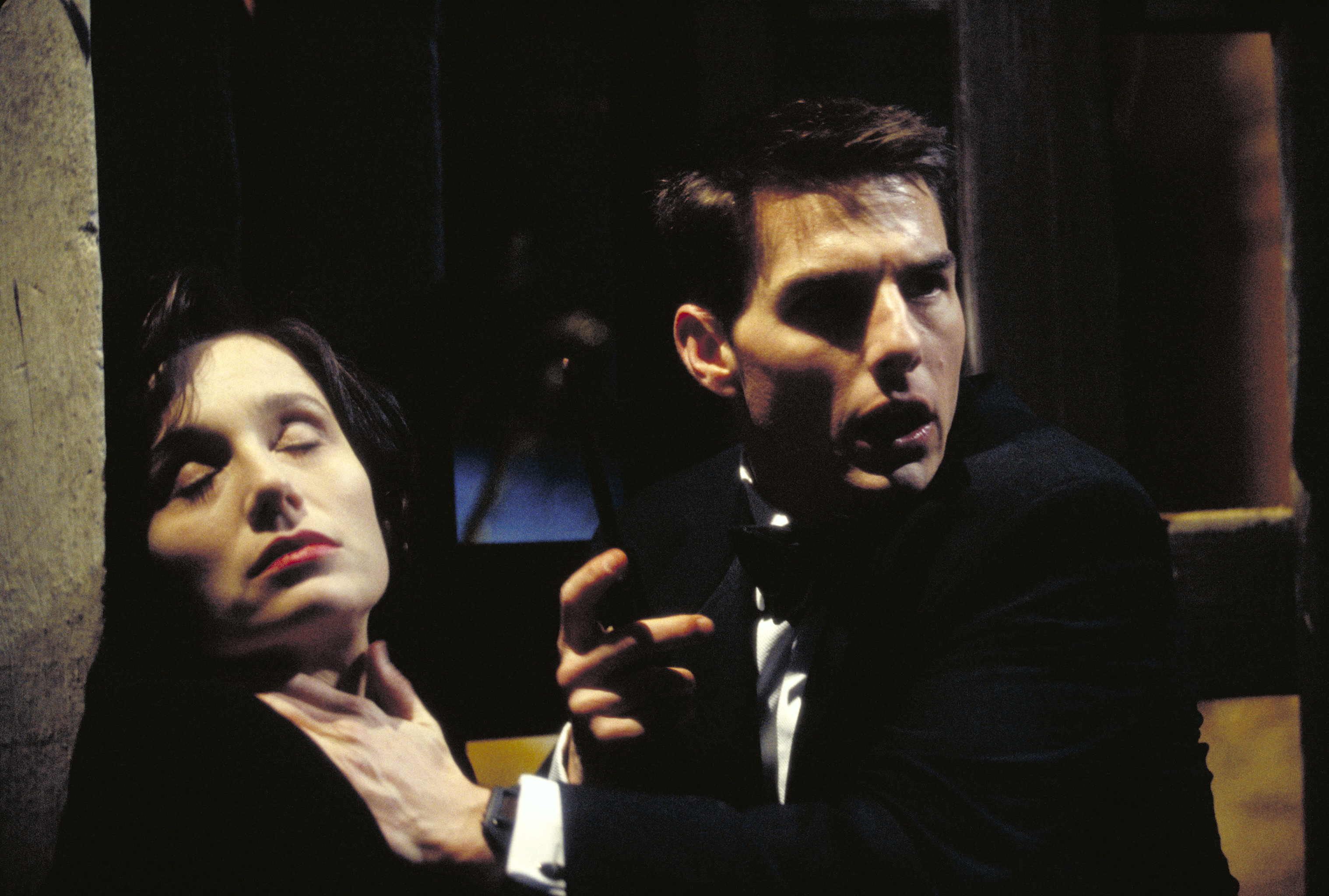 Still of Tom Cruise and Kristin Scott Thomas in Mission: Impossible (1996)