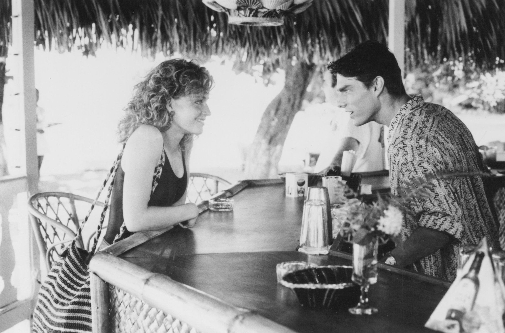 Still of Tom Cruise and Elisabeth Shue in Cocktail (1988)