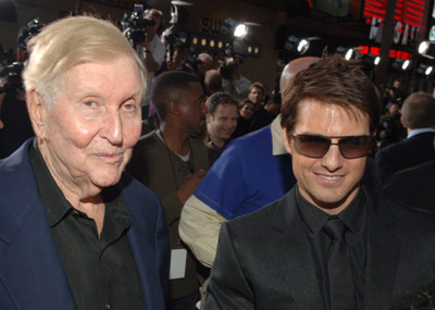 Tom Cruise and Sumner Redstone at event of Mission: Impossible III (2006)