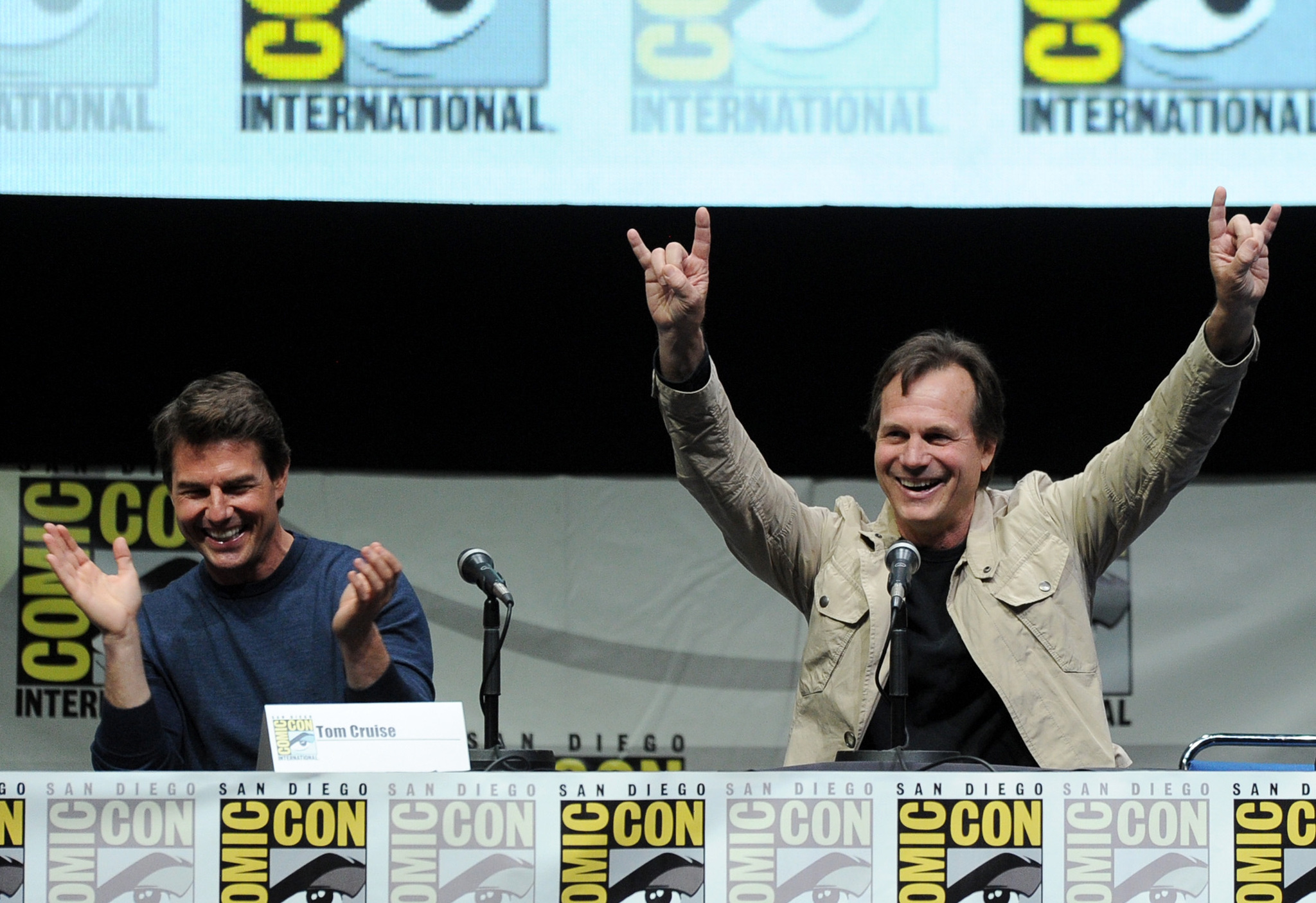 Tom Cruise and Bill Paxton at event of Ties riba i rytoju (2014)