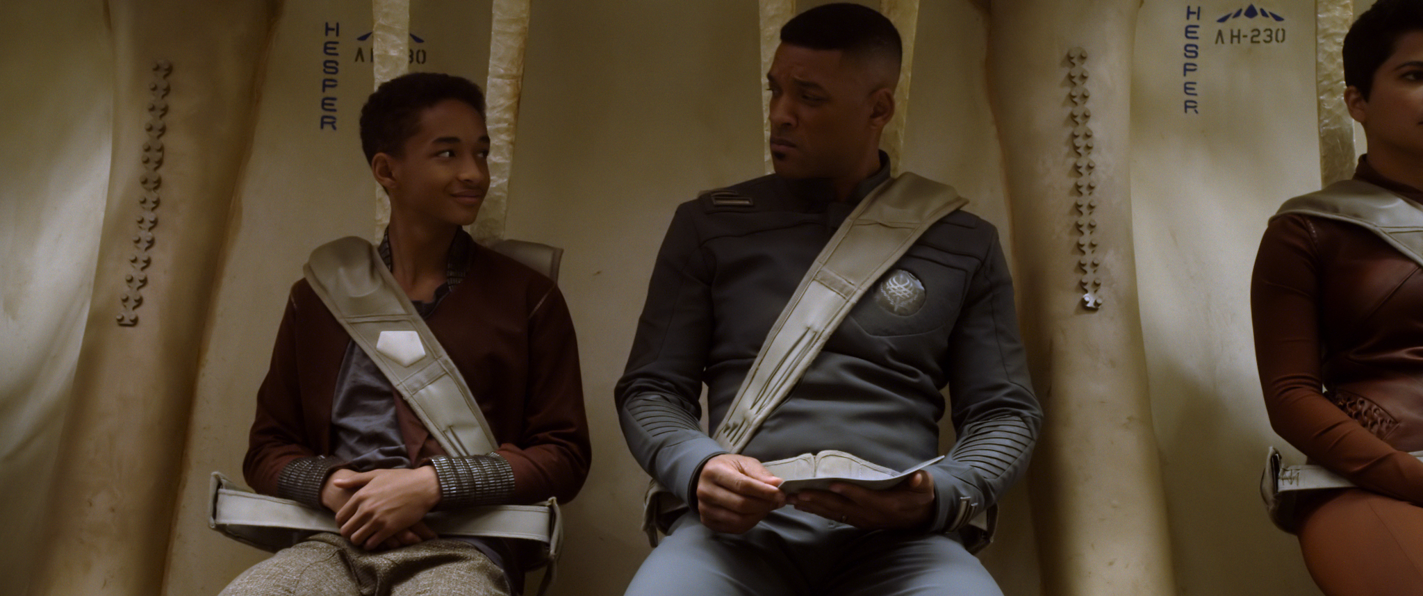 Still of Will Smith and Jaden Smith in Zeme - nauja pradzia (2013)