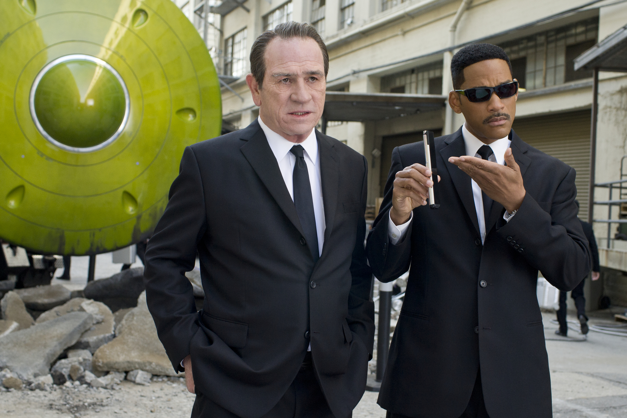 Still of Tommy Lee Jones and Will Smith in Vyrai juodais drabuziais III (2012)