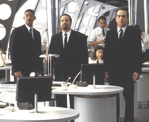 Still of Tommy Lee Jones, Will Smith and Rip Torn in Vyrai juodais drabuziais (1997)