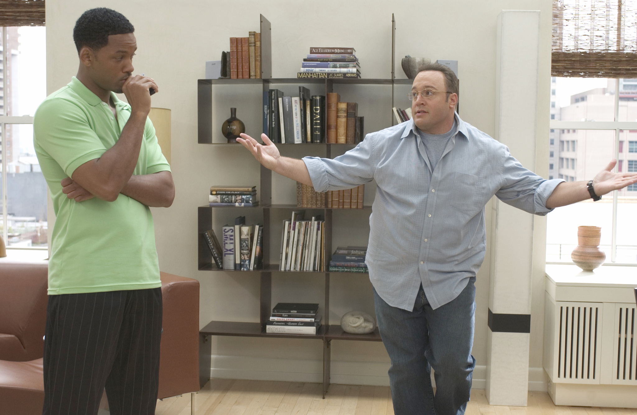 Still of Will Smith and Kevin James in Hitch (2005)