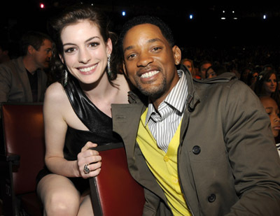 Will Smith and Anne Hathaway at event of 2008 MTV Movie Awards (2008)