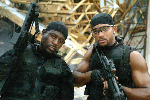 Still of Will Smith and Martin Lawrence in Pasele vyrukai 2 (2003)