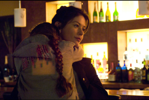 Still of Catherine Zeta-Jones and Abigail Breslin in No Reservations (2007)