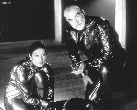 Still of Sean Connery and Catherine Zeta-Jones in Entrapment (1999)