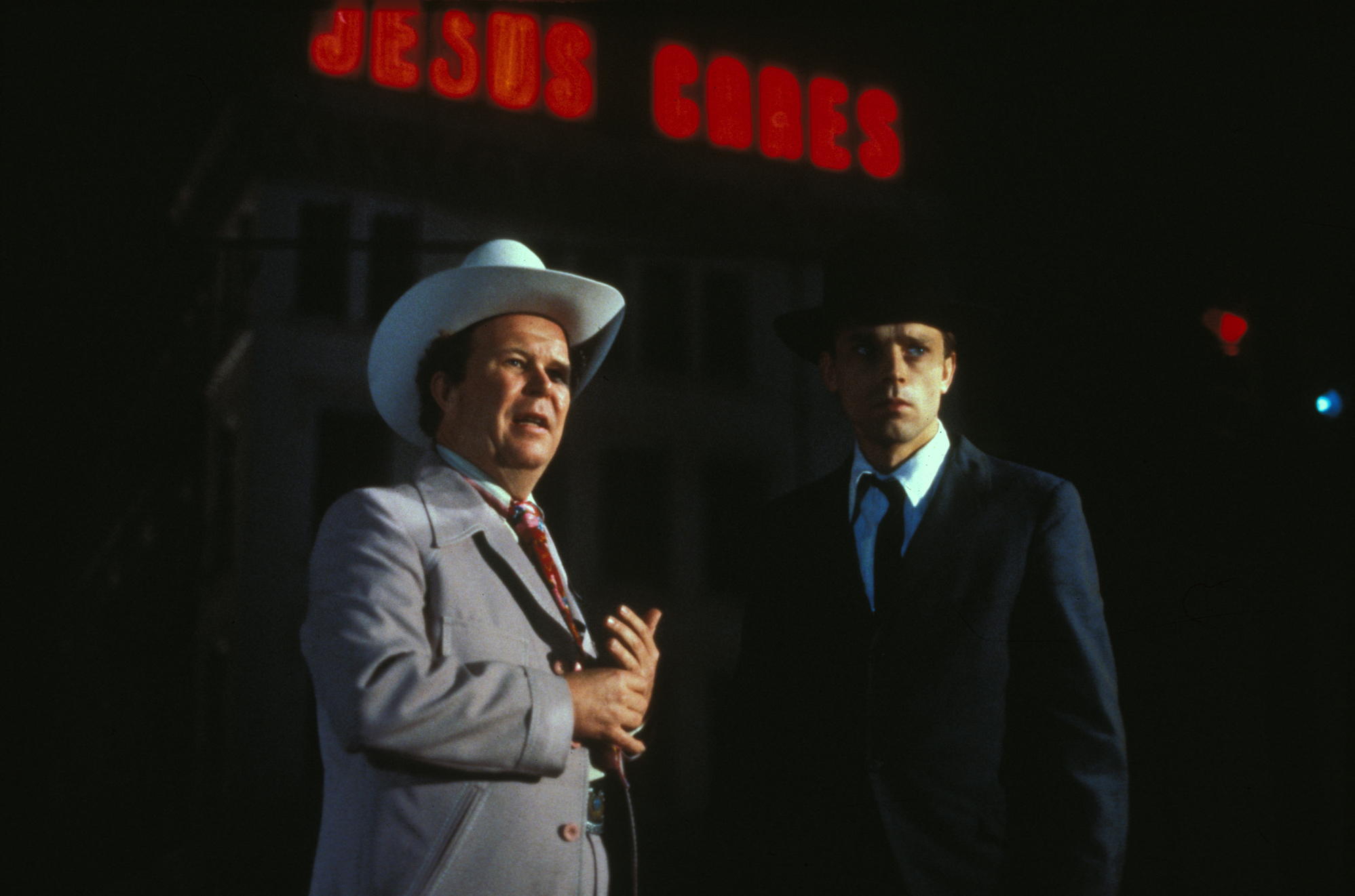 Still of Brad Dourif and Ned Beatty in Wise Blood (1979)