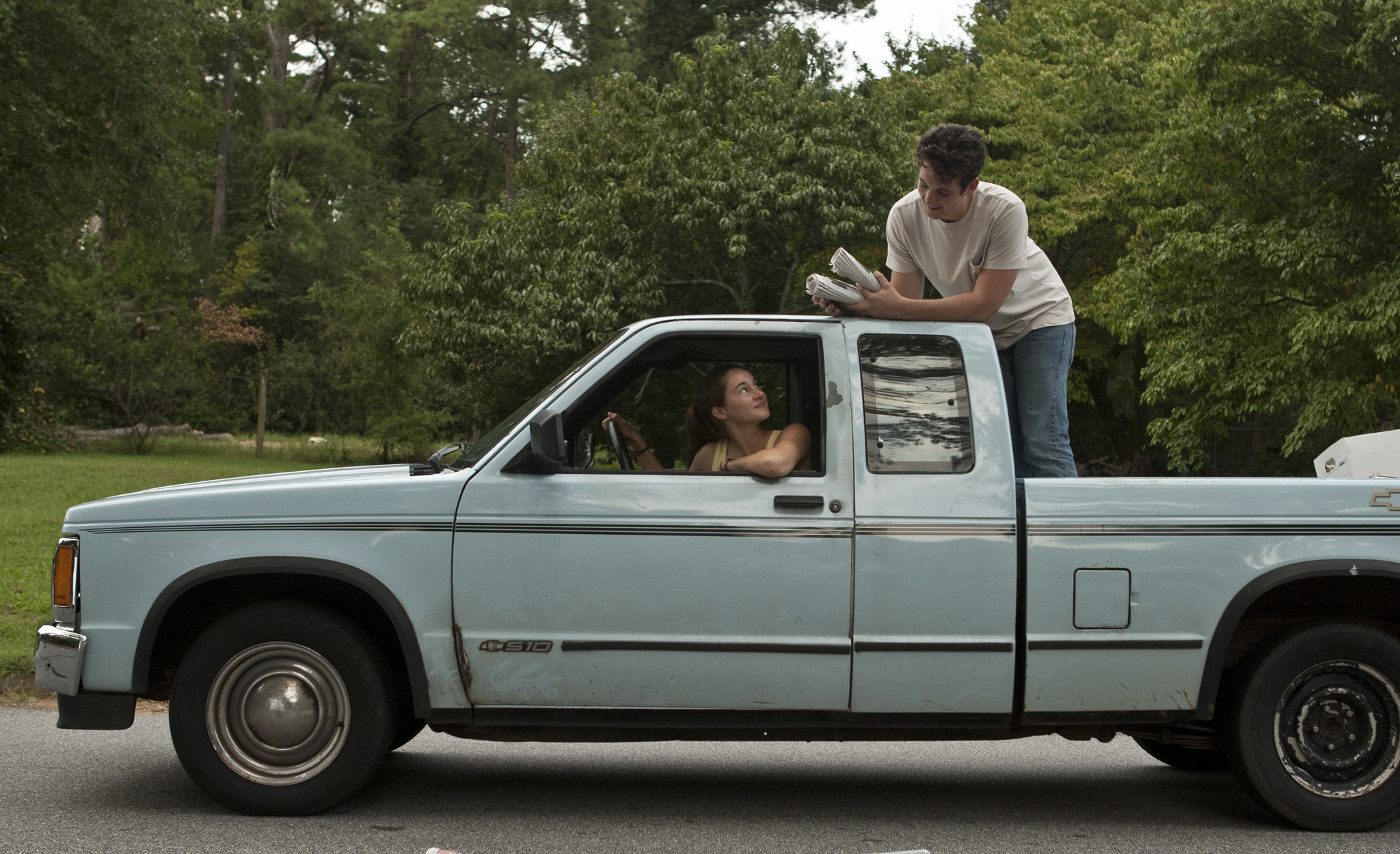 Still of Shailene Woodley and Miles Teller in The Spectacular Now (2013)