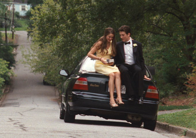 Still of Shailene Woodley and Miles Teller in The Spectacular Now (2013)