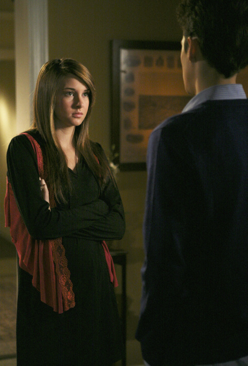 Still of Shailene Woodley and Ken Baumann in The Secret Life of the American Teenager (2008)