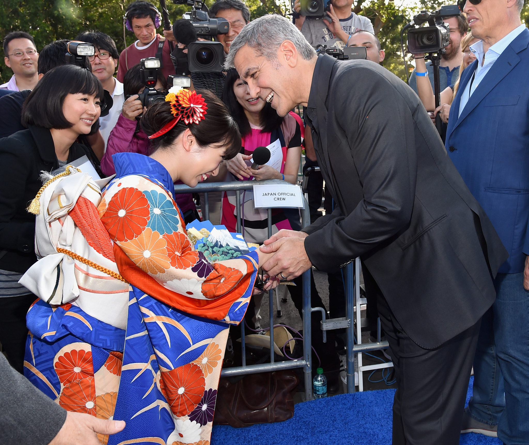 George Clooney and Mirai Shida at event of Rytojaus zeme (2015)