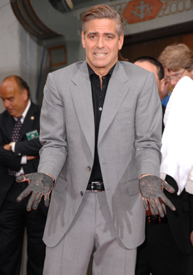 George Clooney at event of Ocean's Thirteen (2007)