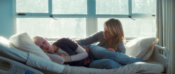 Still of Cameron Diaz and Sofia Vassilieva in My Sister's Keeper (2009)