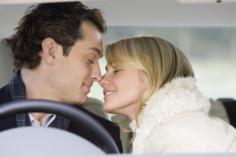 Still of Cameron Diaz and Jude Law in The Holiday (2006)