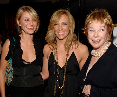 Cameron Diaz, Shirley MacLaine and Toni Collette at event of As - ne blogesne (2005)