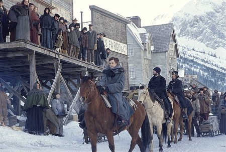 Still of Milla Jovovich and Wes Bentley in The Claim (2000)