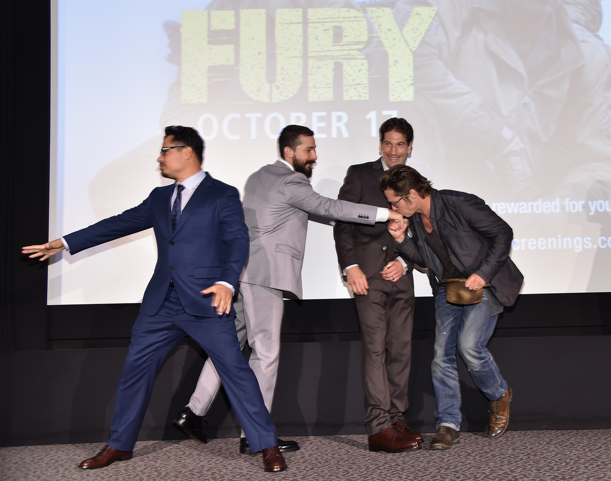 Brad Pitt, Shia LaBeouf, Michael Peña and Jon Bernthal at event of Inirsis (2014)