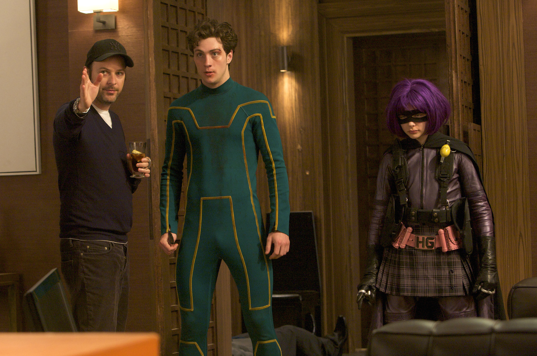 Still of Matthew Vaughn, Aaron Taylor-Johnson and Chloë Grace Moretz in Ateini cia arba gausi i duda! (2010)