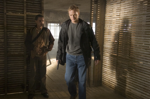 Still of Paul Bettany and Kett Turton in Firewall (2006)