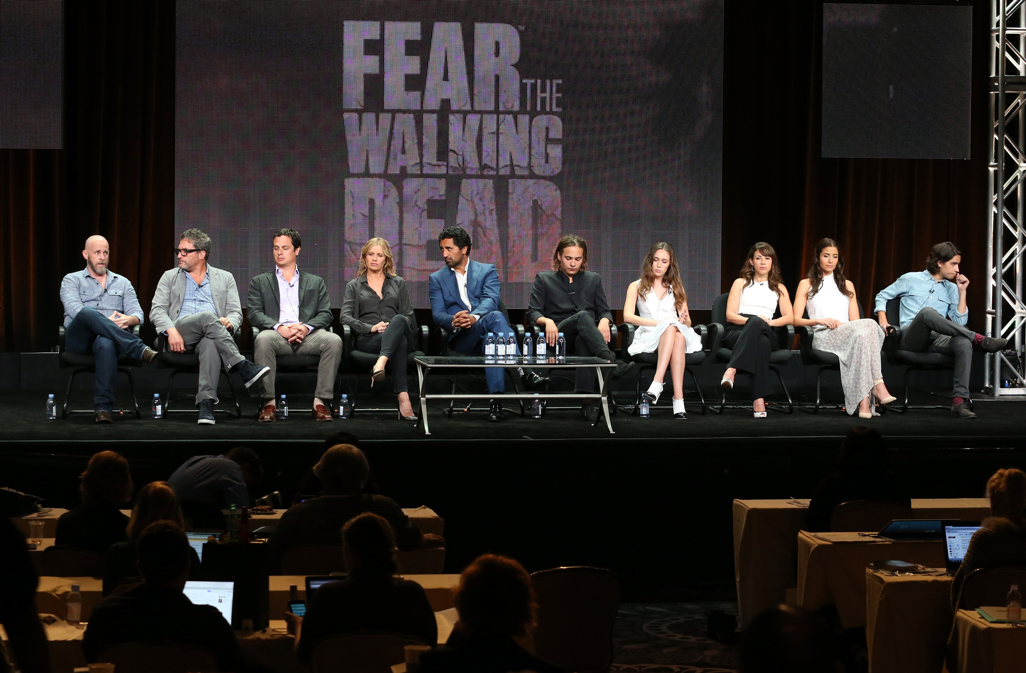 Cliff Curtis, Adam Davidson, Kim Dickens, Frank Dillane, Elizabeth Rodriguez, Dave Erickson, Lorenzo James Henrie, Alycia Debnam-Carey, Mercedes Mason and Dave Alpert at event of Fear the Walking Dead (2015)