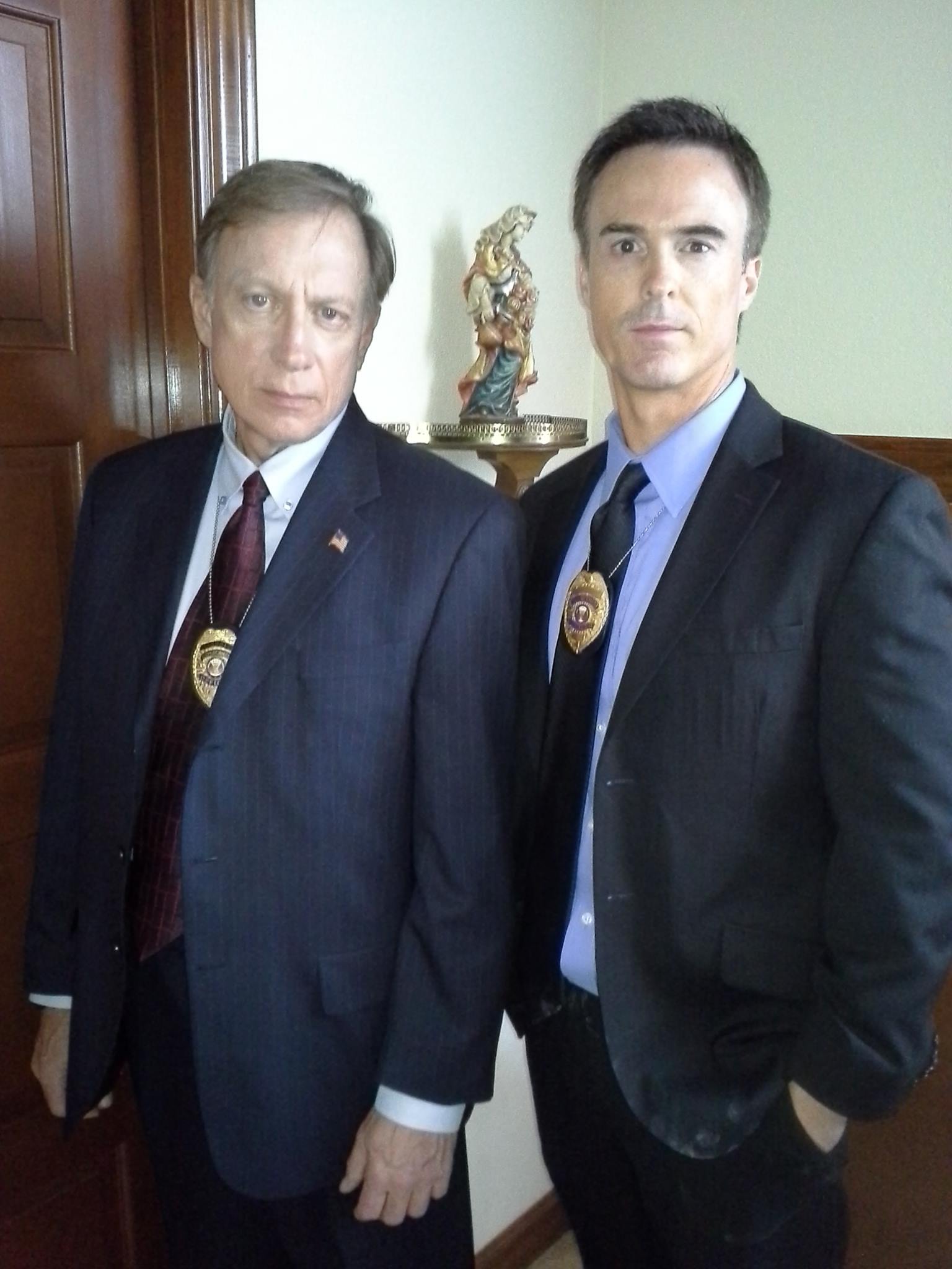 David L. Schormann and Mike Ketchel, as FBI Agents, on set of 