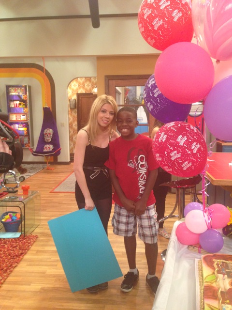 Jeanette McCurdy and Wade Maurice Johnson Jr. On set Sam & Cat. Celebrating Jeanette & Ariana's Birthday