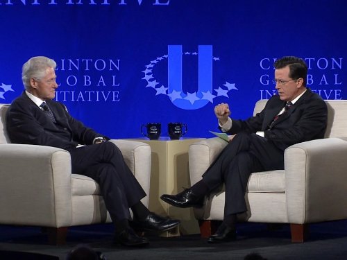 Still of Bill Clinton and Stephen Colbert in The Colbert Report (2005)