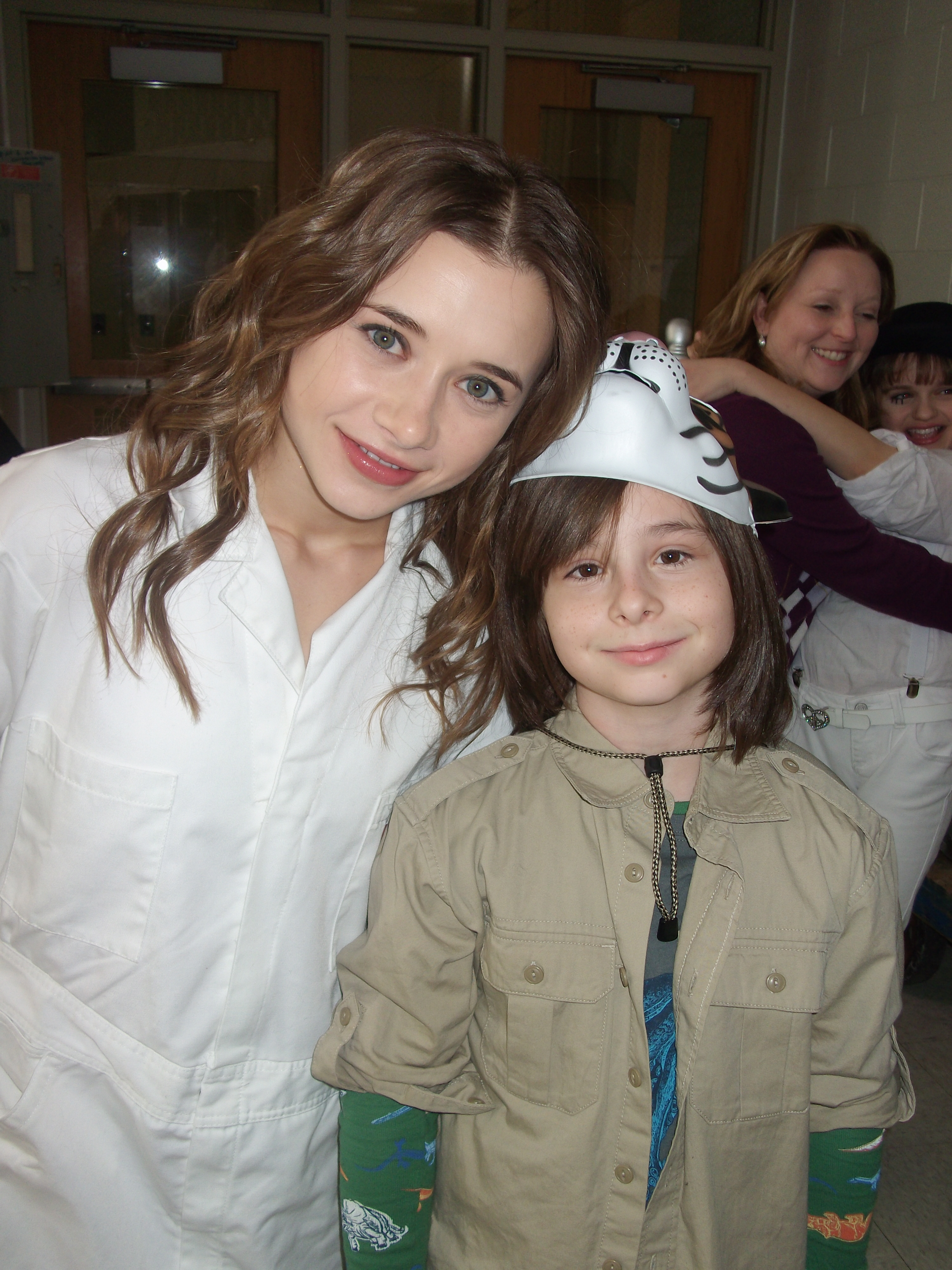 Robbie Tucker and Olesya Rulin(HS Musical) on set of 'Family Weekend'