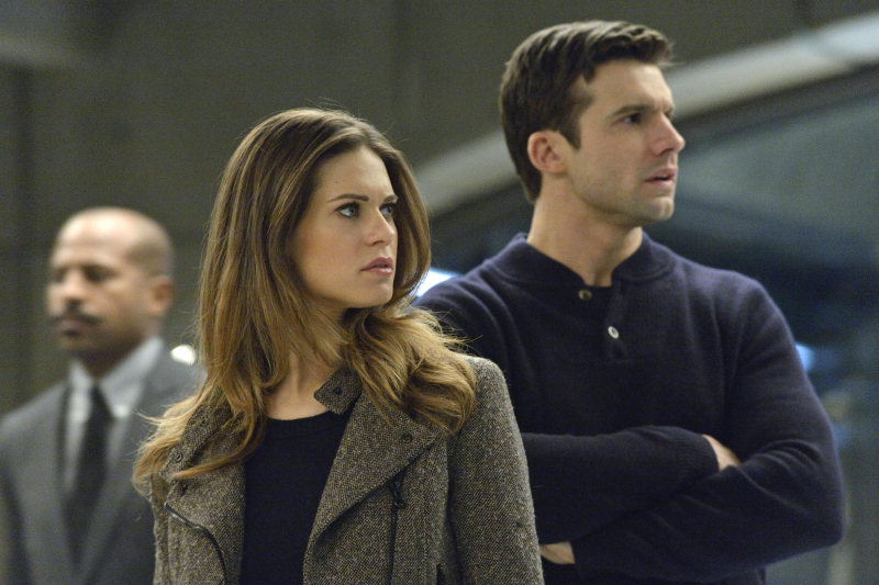 Still of Ben Mark Holdzberg, Lyndsy Fonseca and Dillon Casey in Nikita (2010)