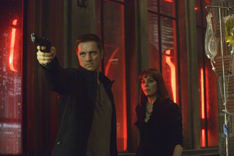 Still of Devon Sawa, Melinda Clarke and Ben Mark Holdzberg in Nikita (2010)