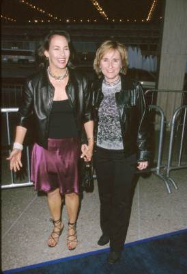 Julie Cypher and Melissa Etheridge at event of The Love Letter (1999)