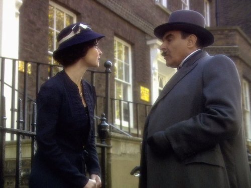 Still of Sarah Smart and David Suchet in Agatha Christie's Poirot (1989)