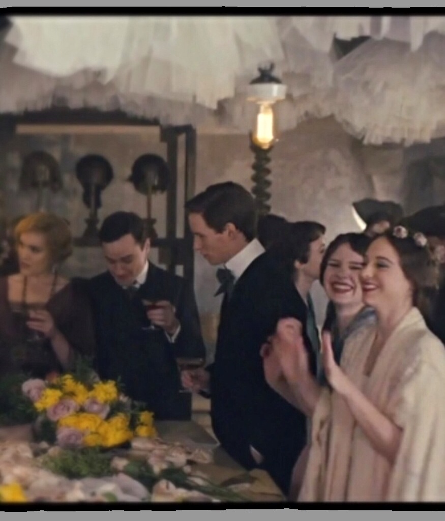 Still of Alicia Woodhouse, Emerald Fennell and Eddie Redmayne in the Danish Girl (2015)