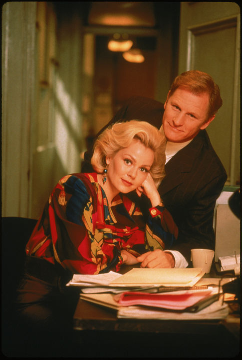 Gail O'Grady and Gordon Clapp, season 2 promo shot.