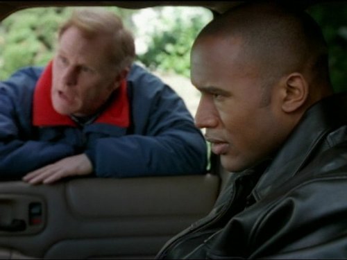 Still of Henry Simmons and Gordon Clapp in NYPD Blue (1993)