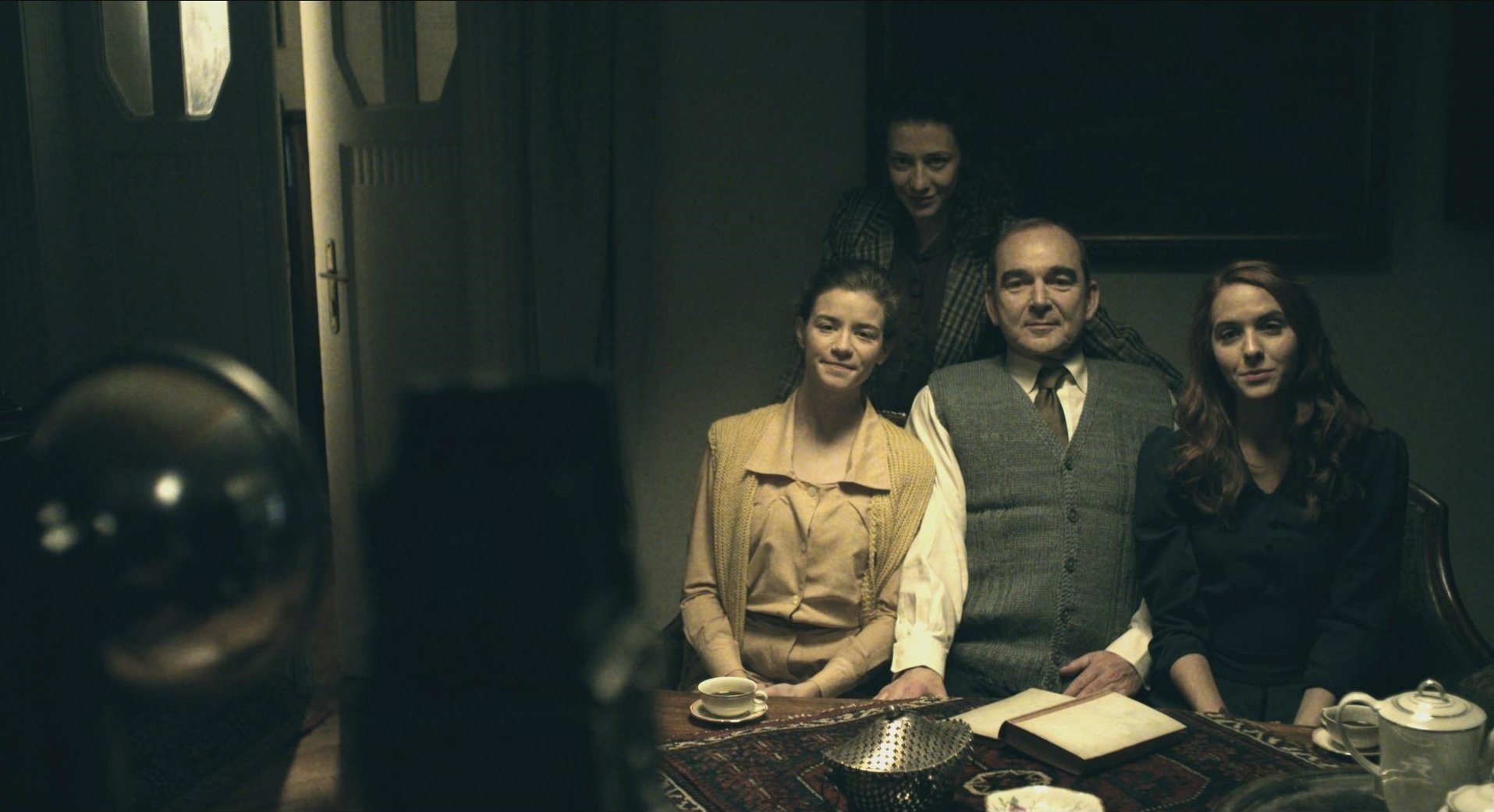 Still of Tibor Szervét, Kata Petõ, Angéla Eke and Kata Bach in Ischler (2014)