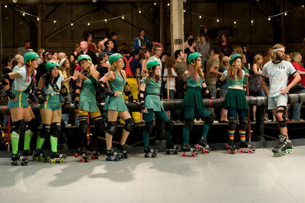 Still of Drew Barrymore, Ellen Page, Andrew Wilson, Zoë Bell, Eve and Kristen Wiig in Whip It (2009)