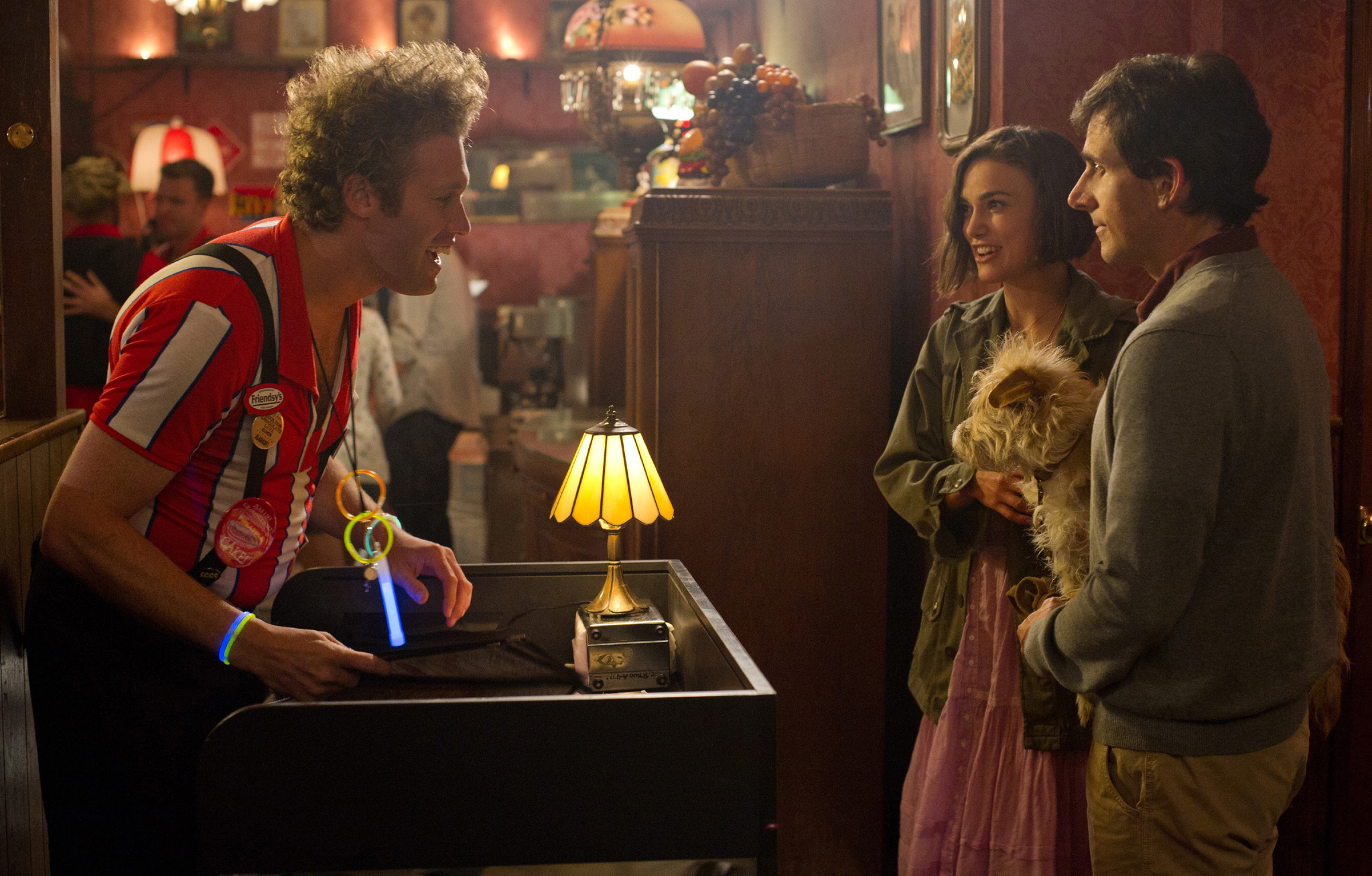 Still of Steve Carell, Keira Knightley and T.J. Miller in Kartu iki pasaulio pabaigos (2012)