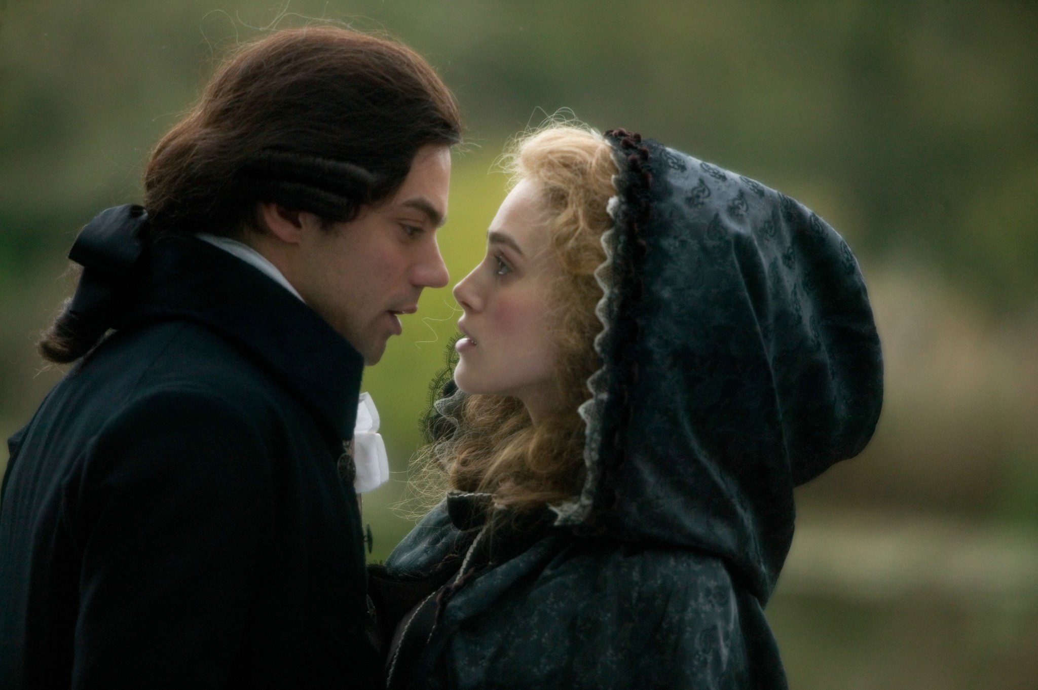 Still of Keira Knightley and Dominic Cooper in The Duchess (2008)