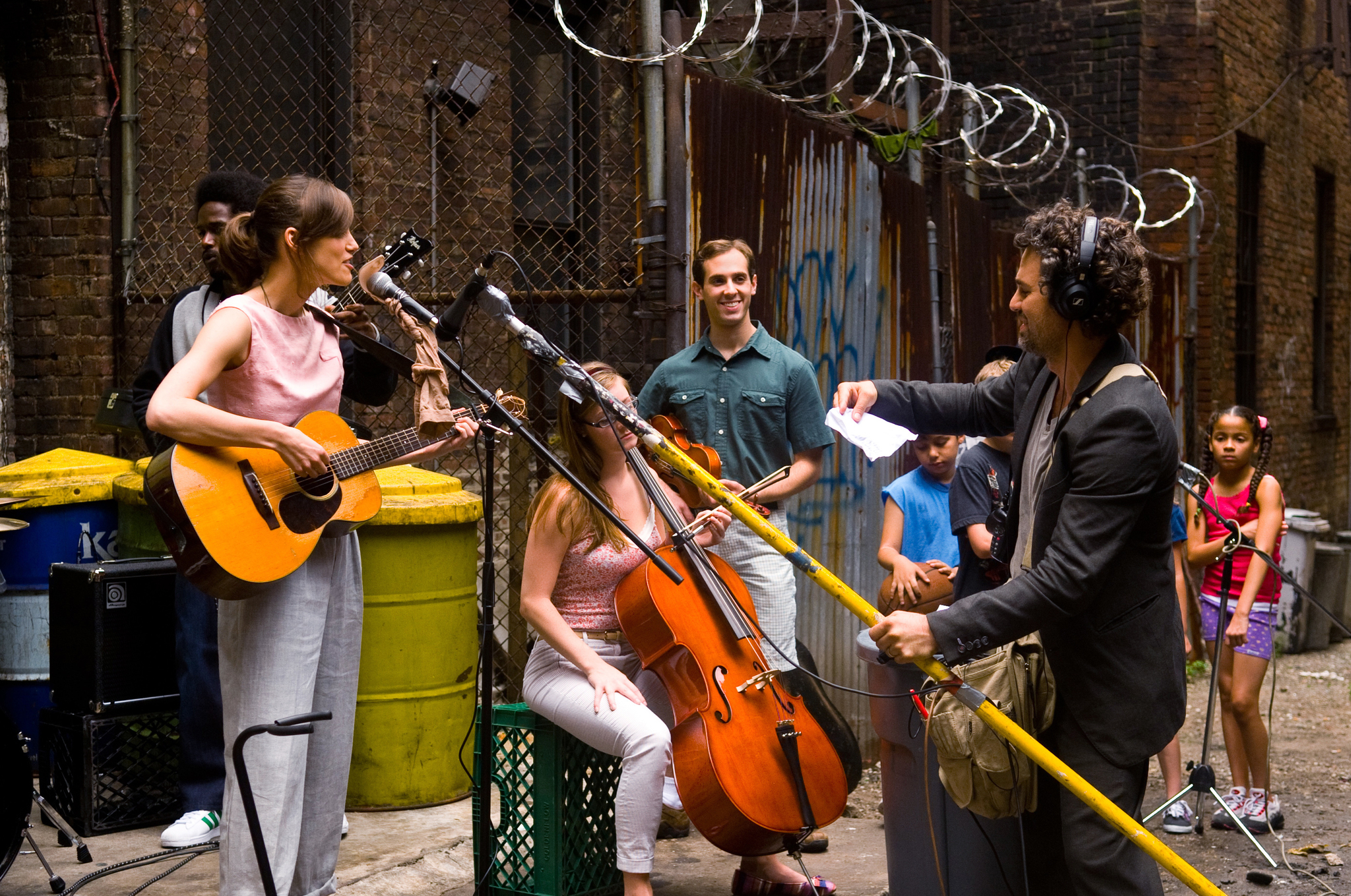 Still of Keira Knightley and Mark Ruffalo in Dar karta, is naujo (2013)