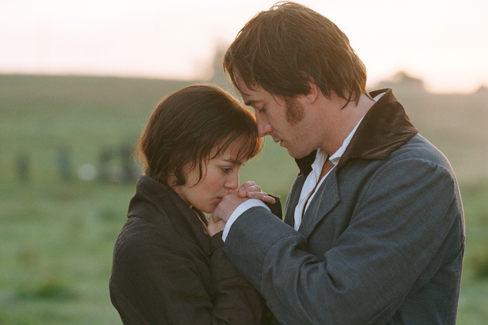 Still of Keira Knightley and Matthew Macfadyen in Pride & Prejudice (2005)