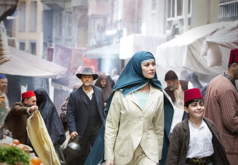 Still shot from The Water Diviner Russell Crowe (left), Olga Kurylenko (center), Dylan Georgiades (right)